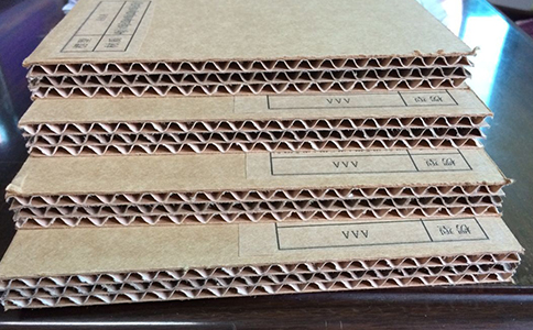 4GV纸箱与重型纸板包装材料性能对比研究